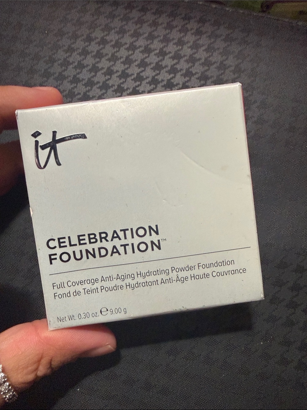it cosmetics Celebration Foundation Compact in White Box